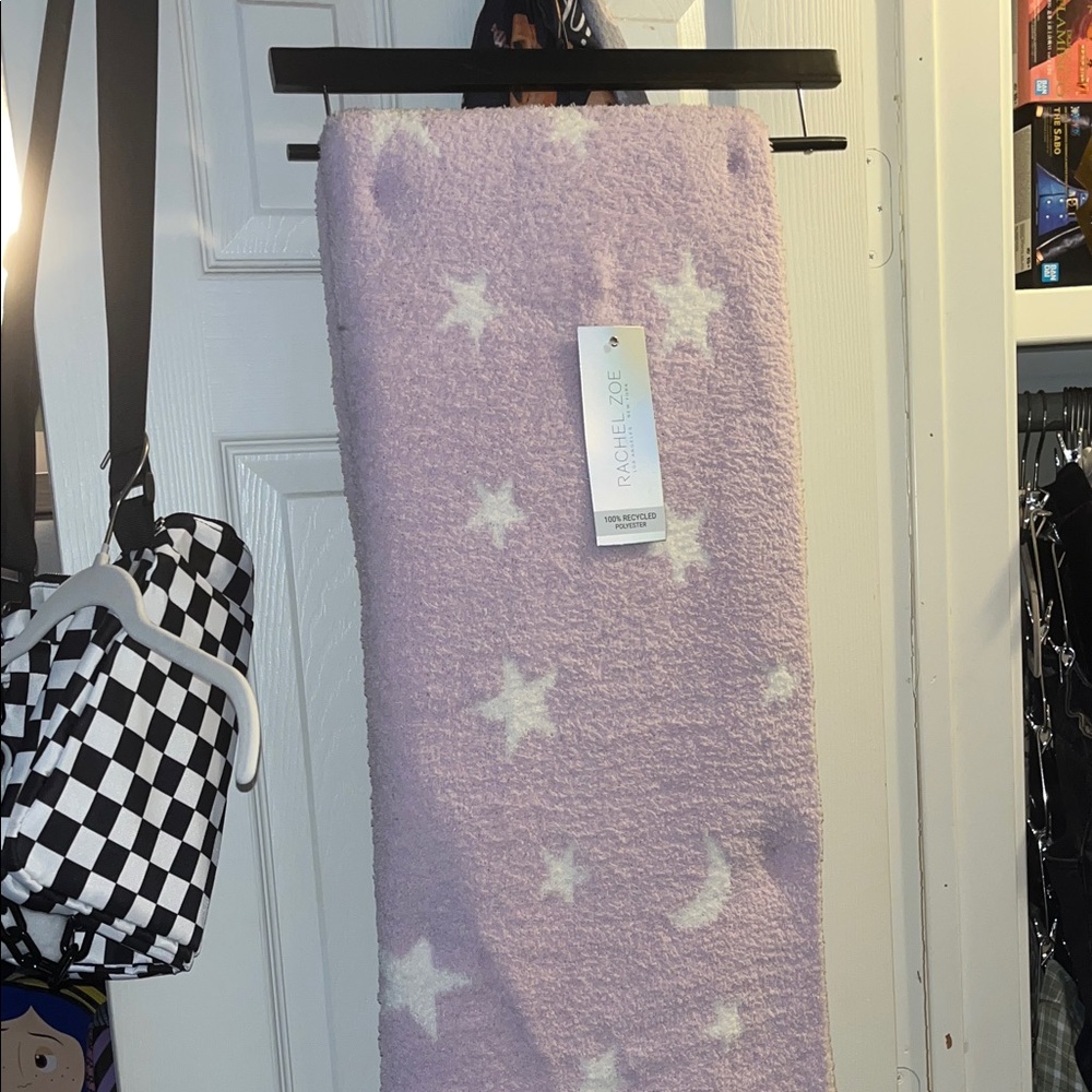 Lilac Star Patterned Blanket